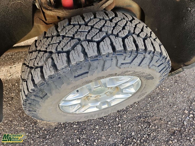 2021-chevrolet-silverado-2500hd-image-32