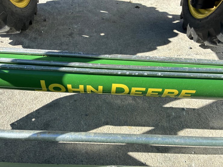 2018-john-deere-3038e-image-12
