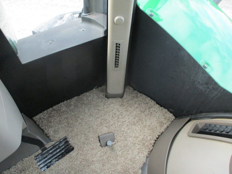 2017-john-deere-9570r-image-51