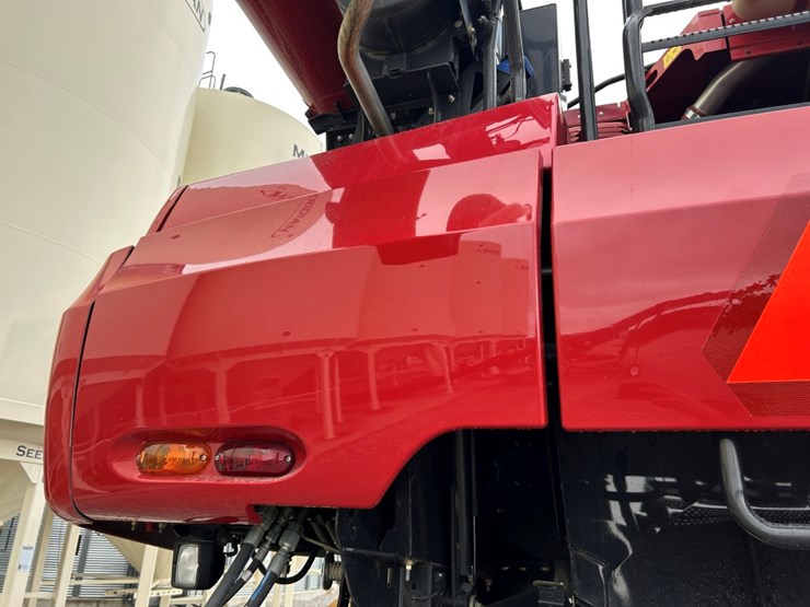 2019-case-ih-8250-image-17