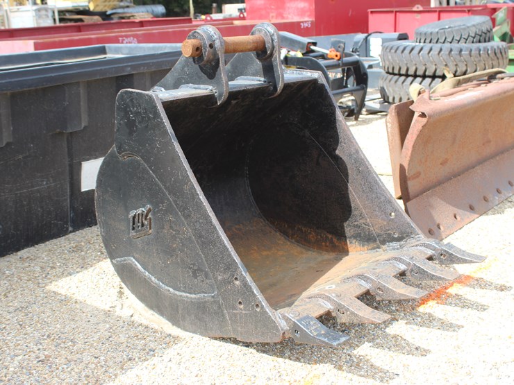 #3474-•-30in-digging-bucket-image-2