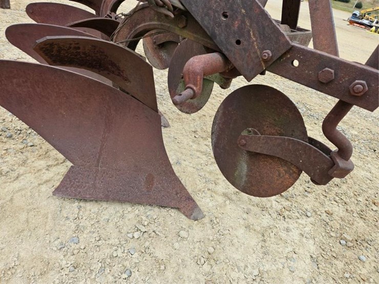 massey-ferguson-14-image-10