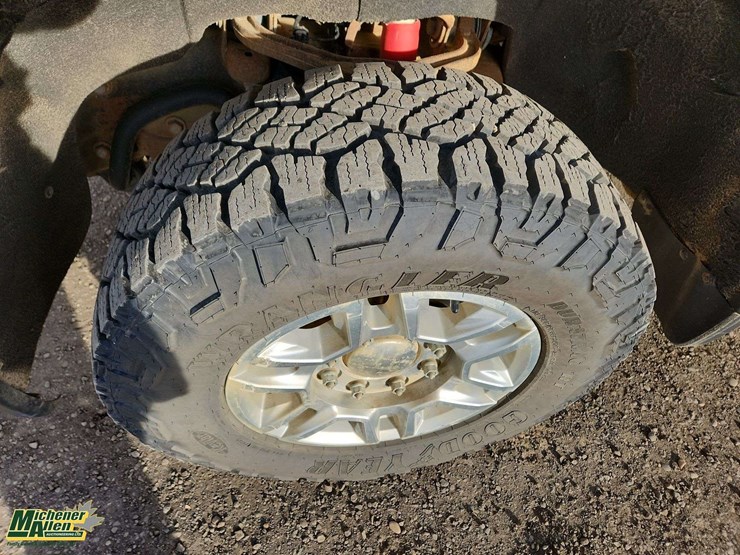 2021-chevrolet-silverado-2500hd-image-29