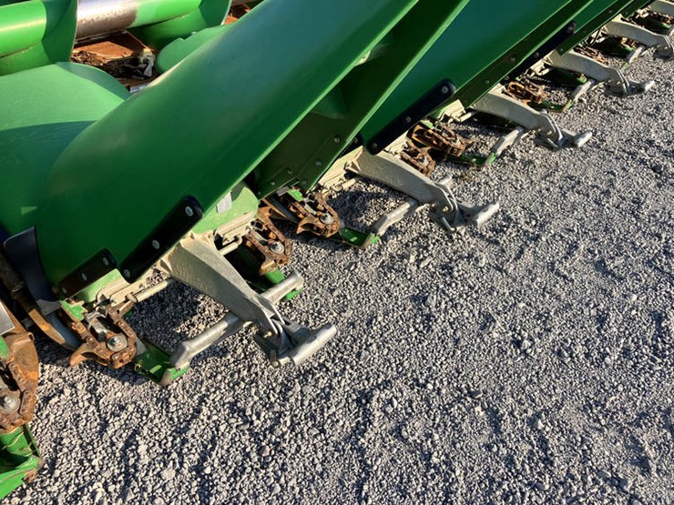 2013-john-deere-608c-image-15