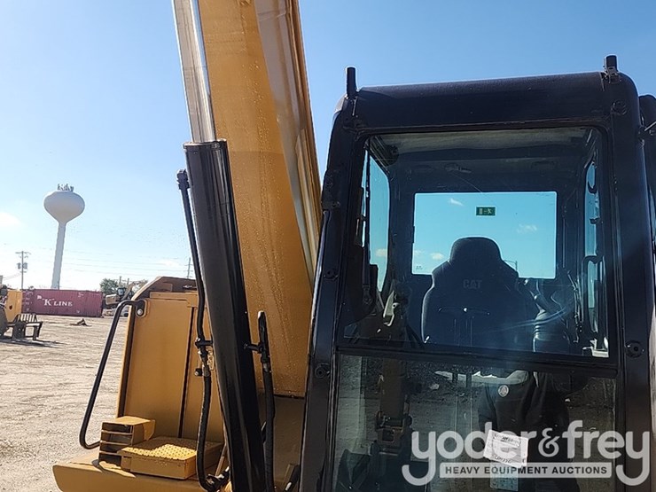 2020-caterpillar-307-image-14