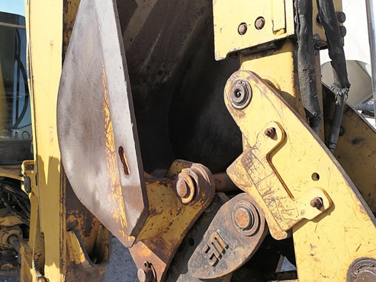 2001-caterpillar-420d-image-14