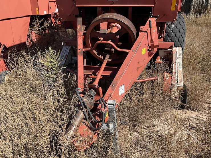 hesston-4800-image-2