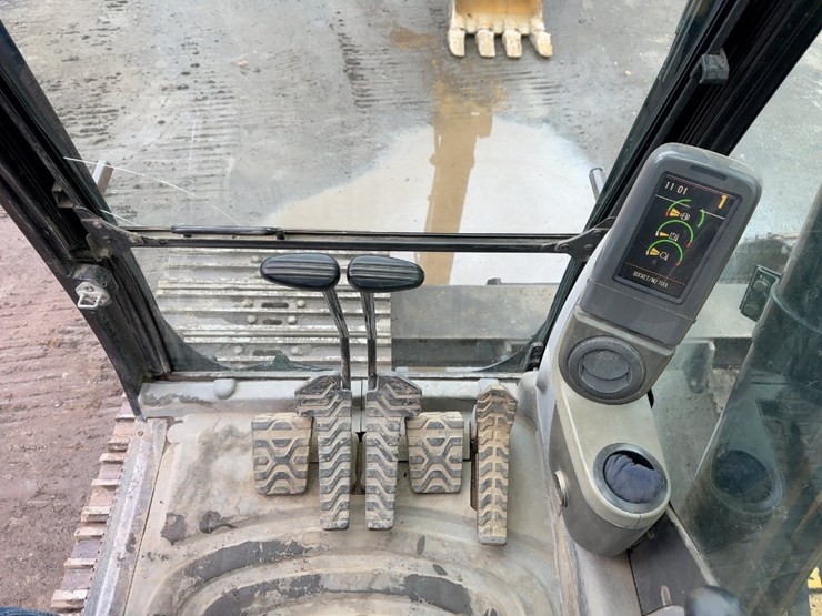 2008-caterpillar-330dl-hydraulic-excavator-image-39