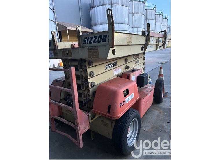 1999-jlg-3969-image-3