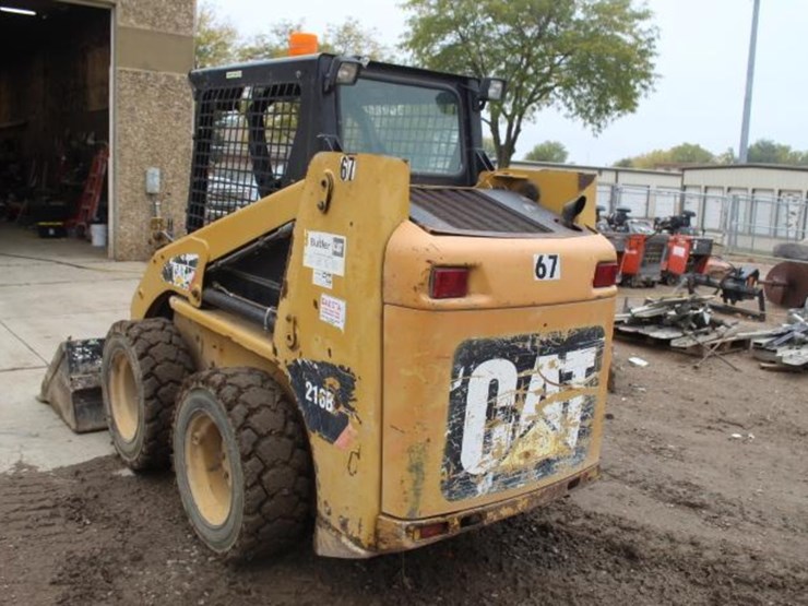 2013-caterpillar-216b-image-4