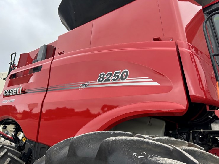 2019-case-ih-8250-image-10