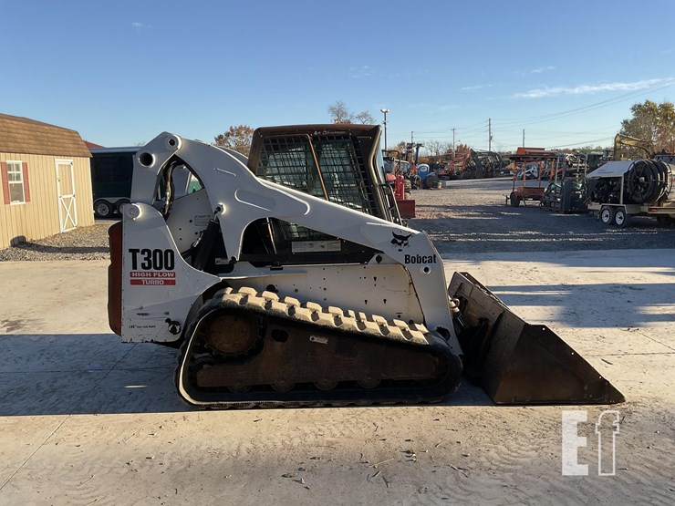 2005-bobcat-t300-image-5