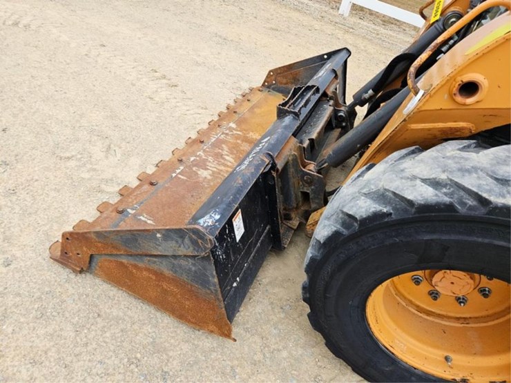 #3068-•-case-sr280-skid-loader-image-10
