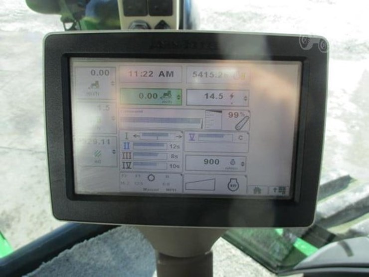 2013-john-deere-8360rt-image-35