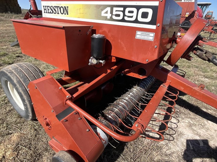 2001-hesston-4590-image-15