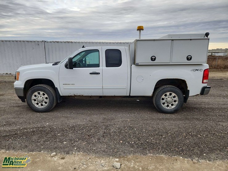 2013-gmc-sierra-2500hd-sle-image-2