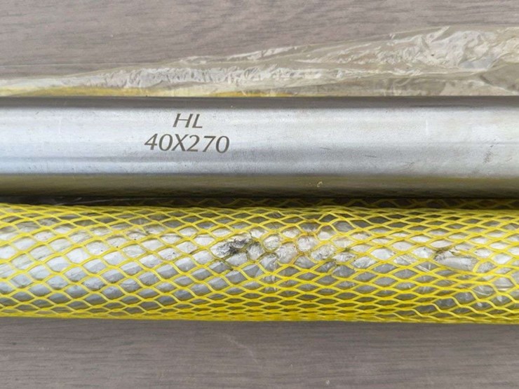 (2)-universal-bucket-pins-hl-40mm-x-270mm-image-1