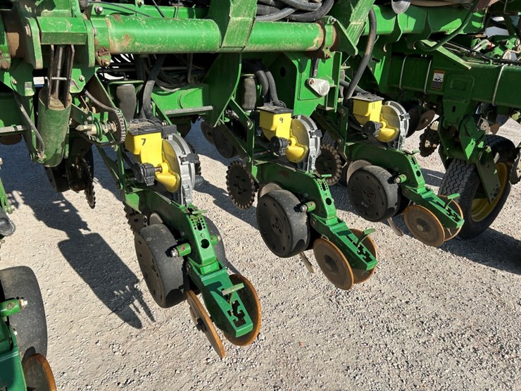 2004-john-deere-1790-image-18