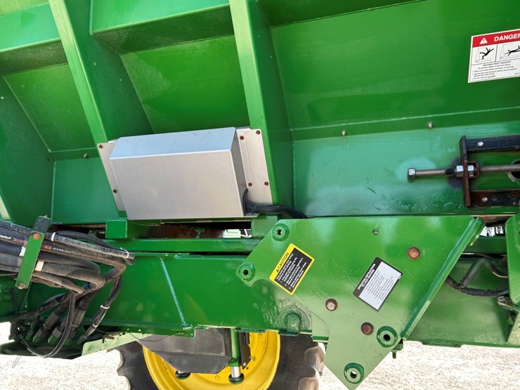 2012-john-deere-4940-image-77