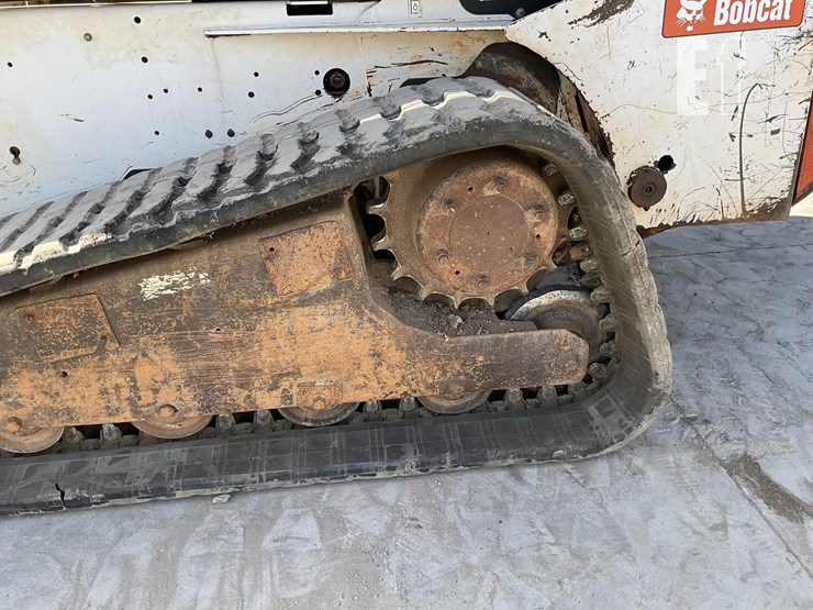 2005-bobcat-t300-image-11