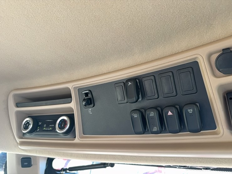 2023-case-ih-4350-patriot--sprayer-image-191