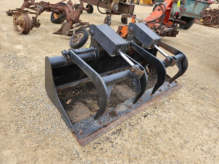 #3103-•-66"-grapple-bucket-image-6