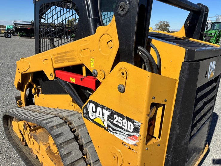 2018-caterpillar-259d-image-23