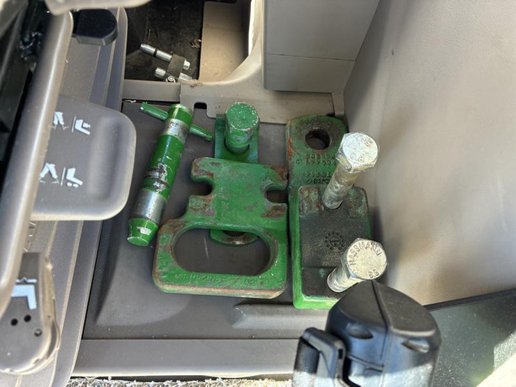 2023-john-deere-6175m-image-74