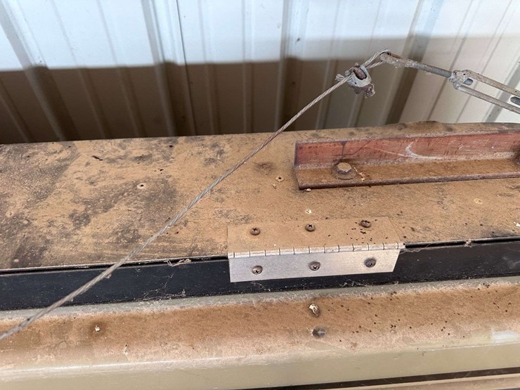 white-farm-equipment-lighted-double-sided-bubble-sign-image-3