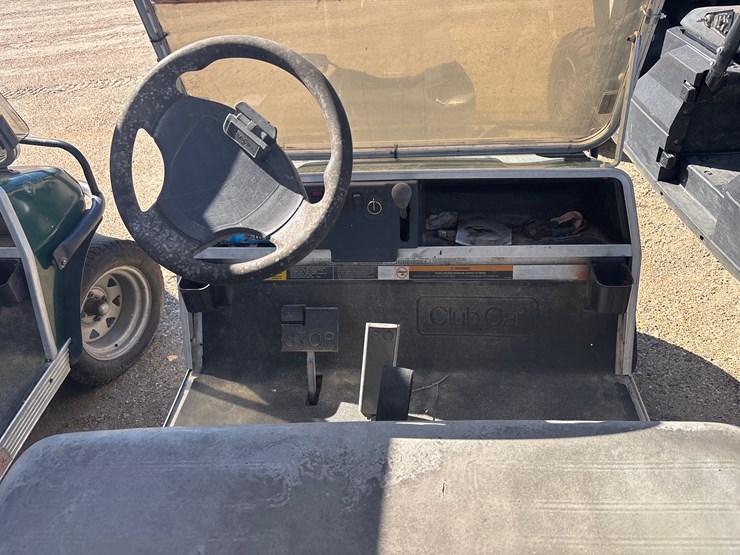 club-car-carryall-252-image-5