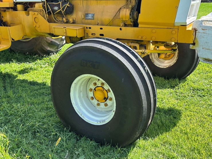 minneapolis-moline-g1355-image-8