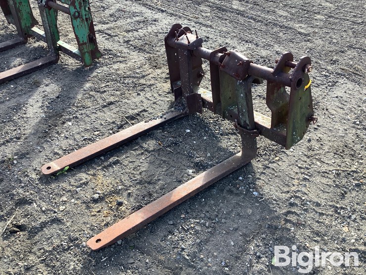 42"-pallet-forks-image-1