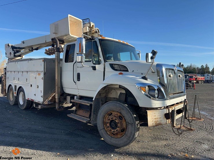 2012-international-7400-image-3