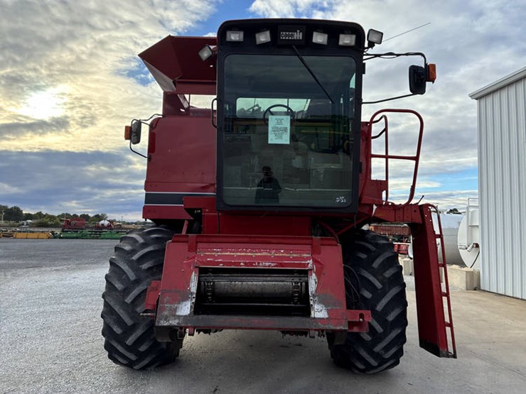 1990-case-ih-1660-image-11