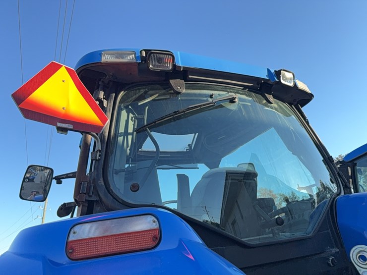 new-holland-t6070-image-39