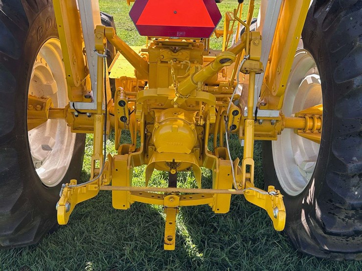 minneapolis-moline-g750-image-29