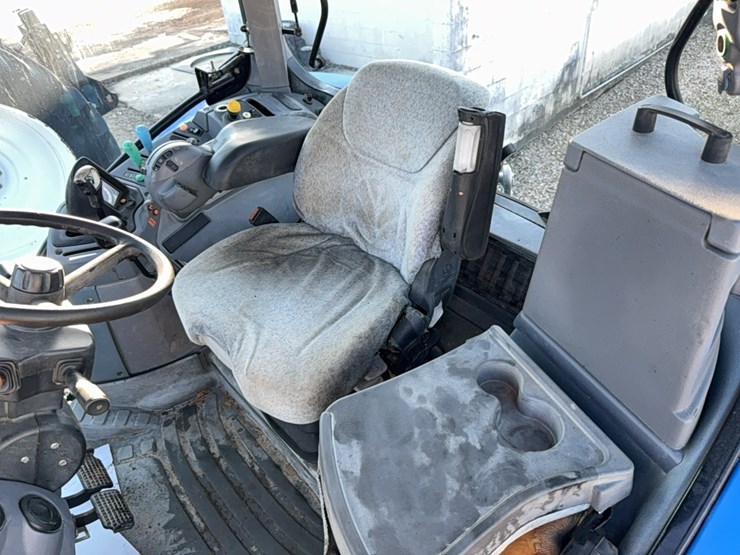 new-holland-t6070-image-62