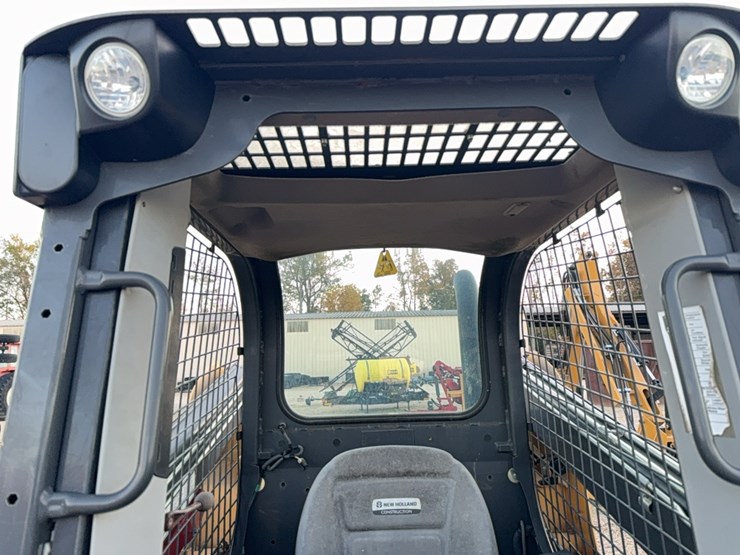 new-holland-c227-image-45