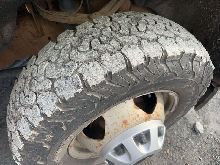 2015-chevrolet-3500hd-image-12