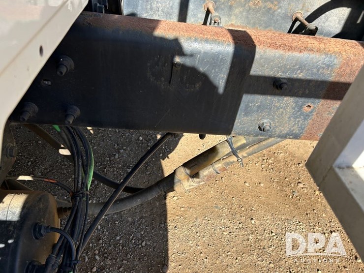 2005-ihc-4400-dry-tender-truck-(cp1274,-unit-ag706)-image-39