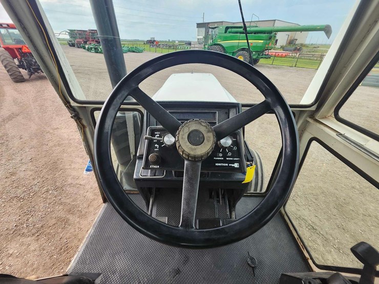 1979-case-2390-tractor-image-11