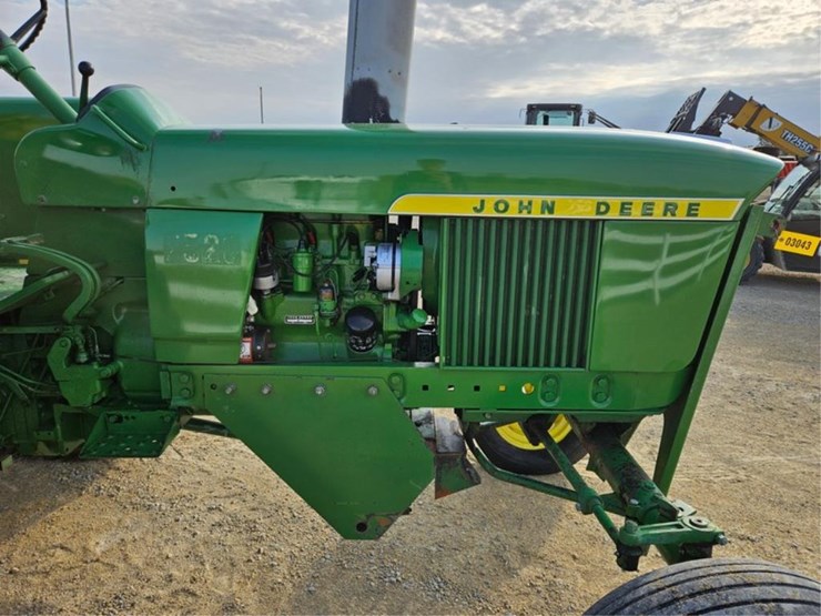 john-deere-2520-image-9