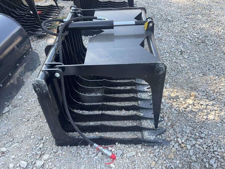 skid-steer-hollow-wood-grabber-image-4