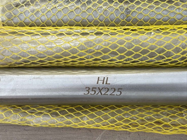 (6)-hl-35x225-universal-bucket-pins,-hardened-steel-image-2