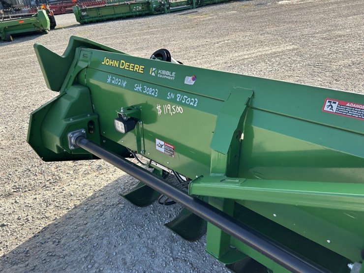 2021-john-deere-c18f-image-13