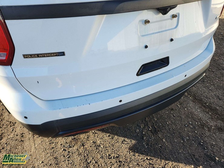 2017-ford-explorer-image-33