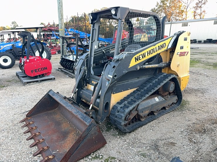 new-holland-c227-image-1