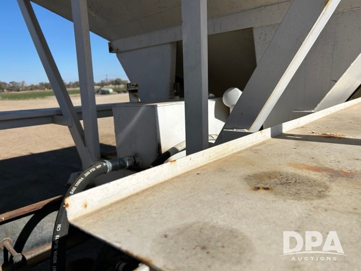 2005-ihc-4400-dry-tender-truck-(cp1274,-unit-ag706)-image-38