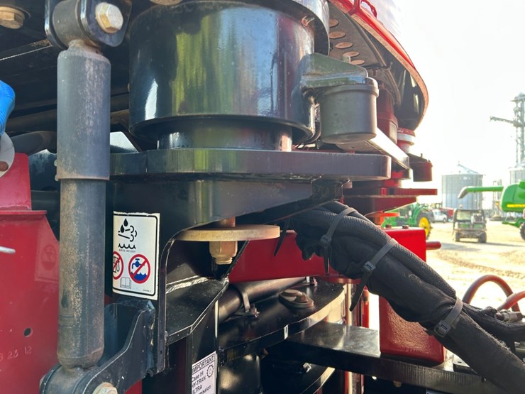 2013-case-ih-steiger-550-hd-image-65