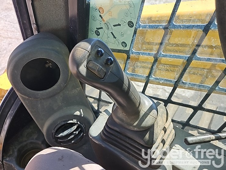 2020-caterpillar-299d3-image-34